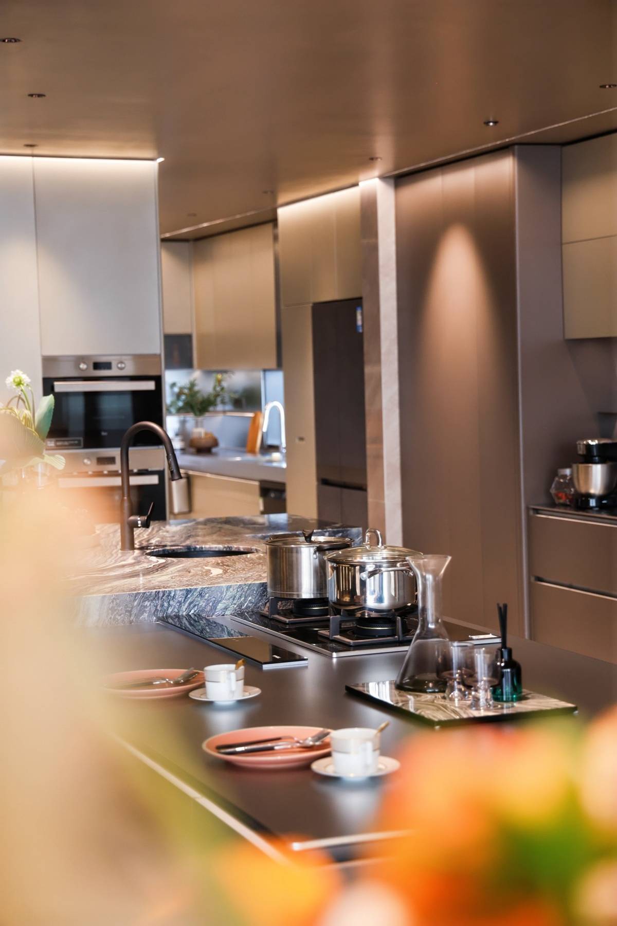 Full-height wardrobe-oriented showroom view at Fadior